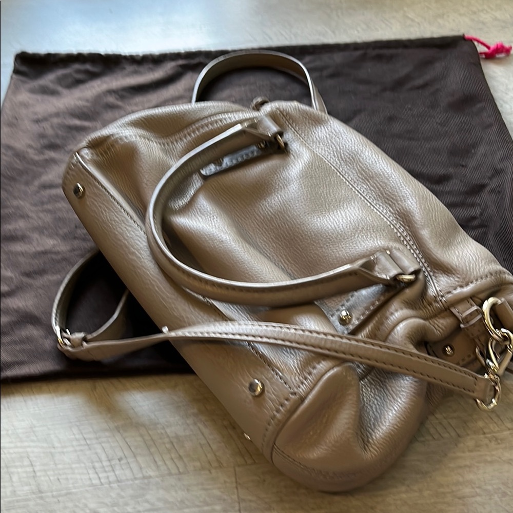 Kate Spade Tan Bag with handles and removable shoulder strap - Picture 2 of 6